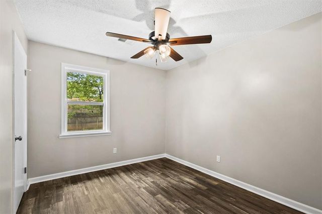1055 Chapman Lane, Stone Mountain, GA 30088