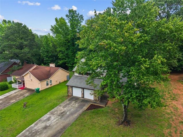 1055 Chapman Lane, Stone Mountain, GA 30088
