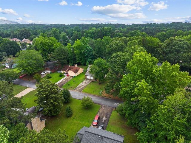 1055 Chapman Lane, Stone Mountain, GA 30088