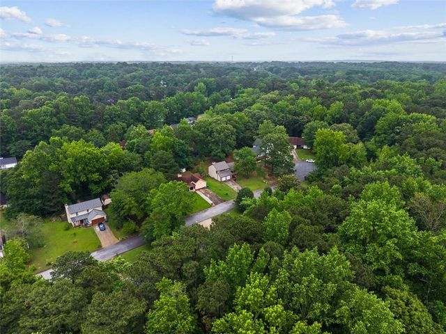 1055 Chapman Lane, Stone Mountain, GA 30088