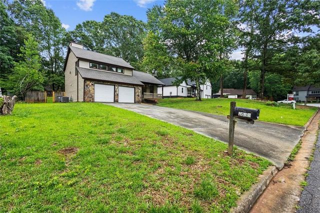 1055 Chapman Lane, Stone Mountain, GA 30088