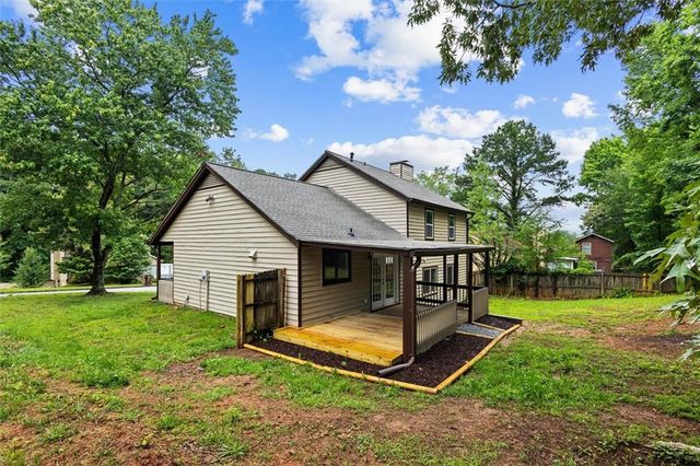 1055 Chapman Lane, Stone Mountain, GA 30088
