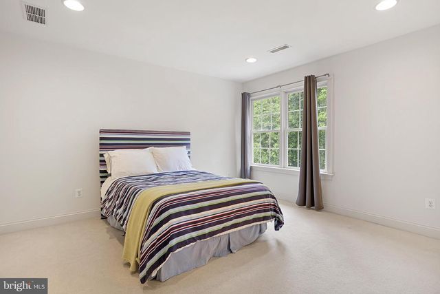 118 WOODRIDGE DR, Kennett Square, PA 19348