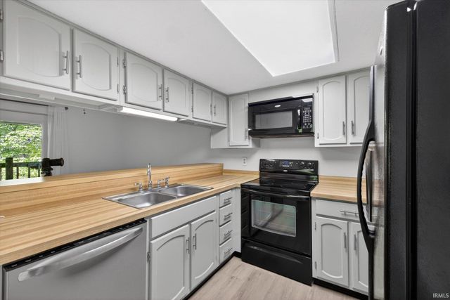 9318 S Lake Ridge Dr Unit 57, Bloomington, IN 47401