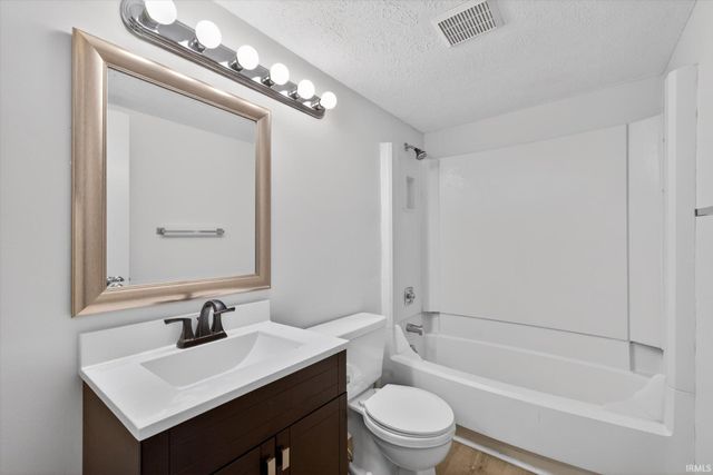 9318 S Lake Ridge Dr Unit 57, Bloomington, IN 47401