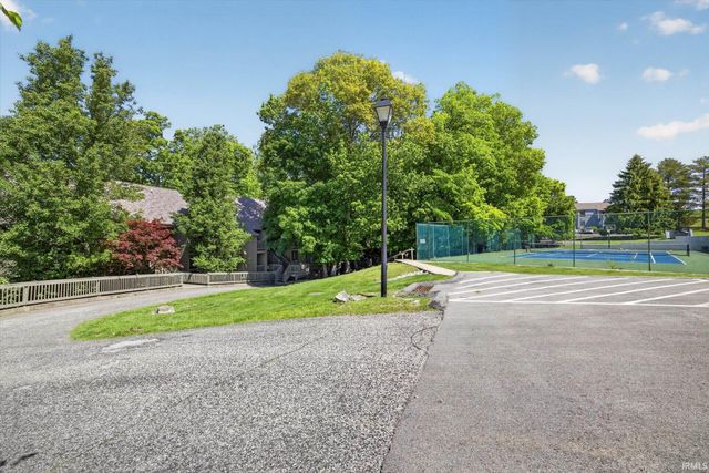 9318 S Lake Ridge Dr Unit 57, Bloomington, IN 47401