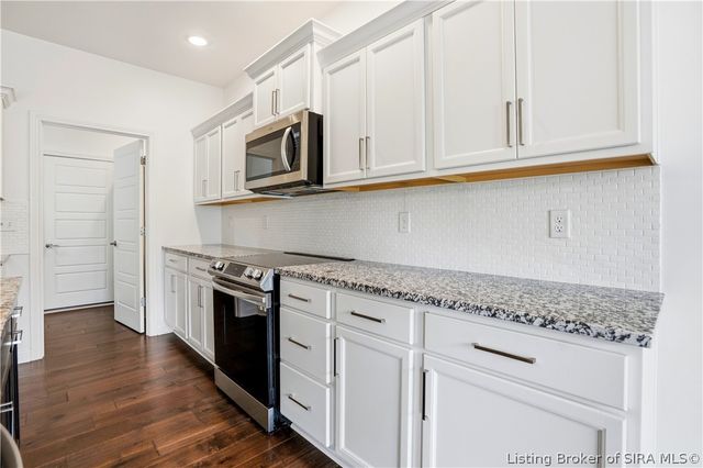 2035 Prestwick Place, Henryville, IN 47126