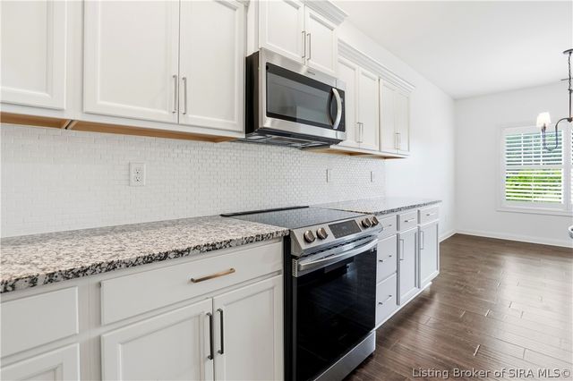 2035 Prestwick Place, Henryville, IN 47126