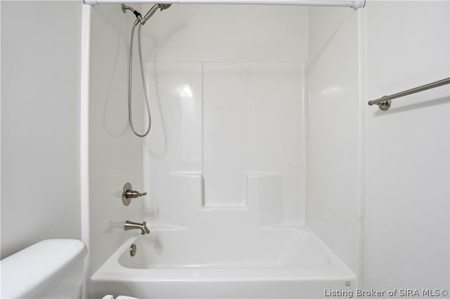 2035 Prestwick Place, Henryville, IN 47126