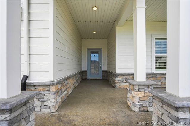 2035 Prestwick Place, Henryville, IN 47126