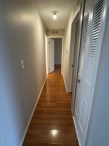 38280 Fairway Court 140B, Clinton Charter Township, MI 48038