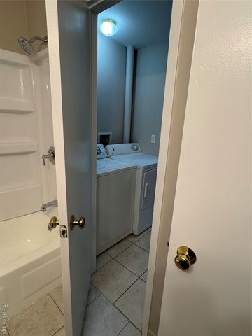 38280 Fairway Court 140B, Clinton Charter Township, MI 48038