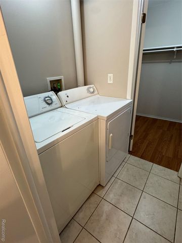 38280 Fairway Court 140B, Clinton Charter Township, MI 48038