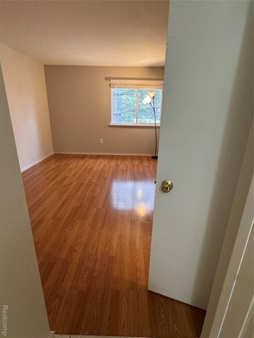 38280 Fairway Court 140B, Clinton Charter Township, MI 48038
