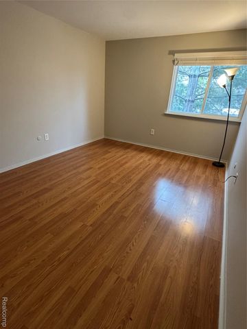 38280 Fairway Court 140B, Clinton Charter Township, MI 48038