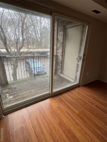 38280 Fairway Court 140B, Clinton Charter Township, MI 48038