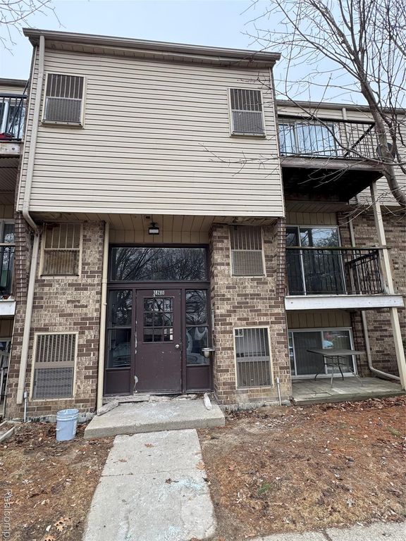 38280 Fairway Court 140B, Clinton Charter Township, MI 48038