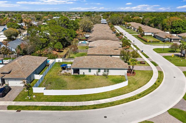 2325 SW Strawberry Terrace, Palm City, FL 34990