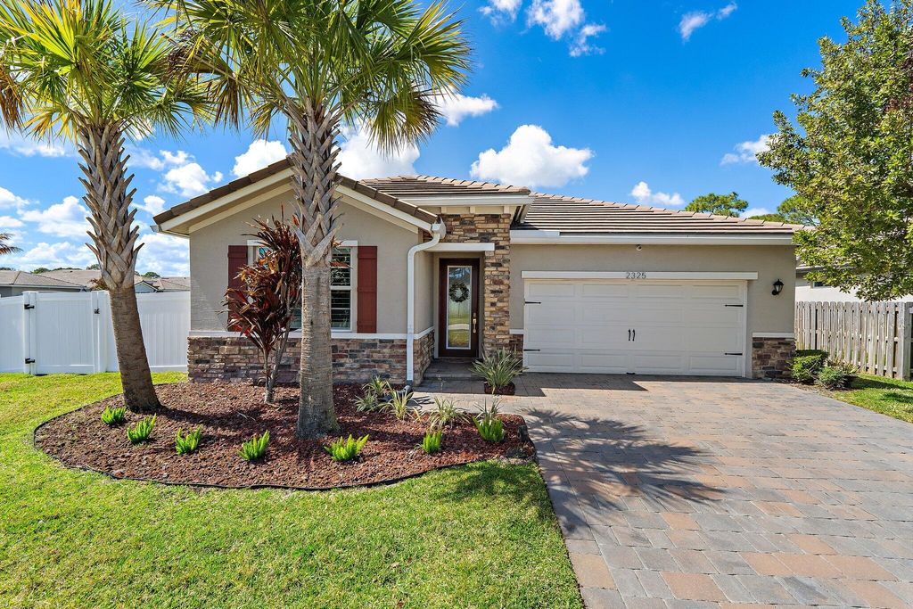 2325 SW Strawberry Terrace, Palm City, FL 34990