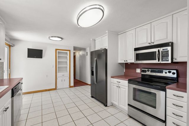 28 Eames Ave, Brockton, MA 02302