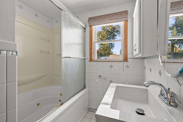 28 Eames Ave, Brockton, MA 02302