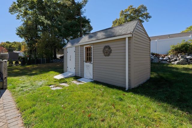 28 Eames Ave, Brockton, MA 02302