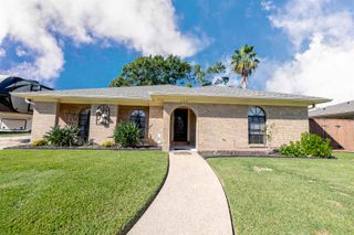 208 Raywood Dr, Houma, LA 70360