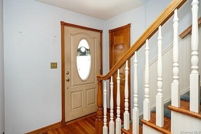 219 Lindbergh Street, Massapequa Park, NY 11762