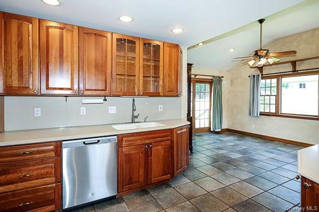 219 Lindbergh Street, Massapequa Park, NY 11762