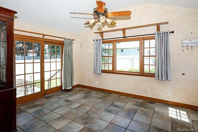 219 Lindbergh Street, Massapequa Park, NY 11762