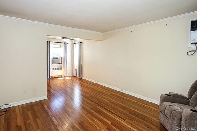 219 Lindbergh Street, Massapequa Park, NY 11762