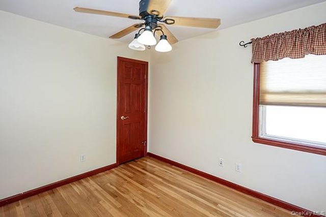 219 Lindbergh Street, Massapequa Park, NY 11762