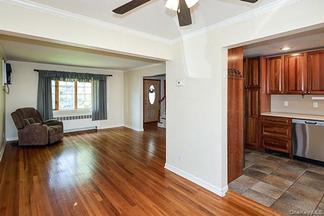 219 Lindbergh Street, Massapequa Park, NY 11762