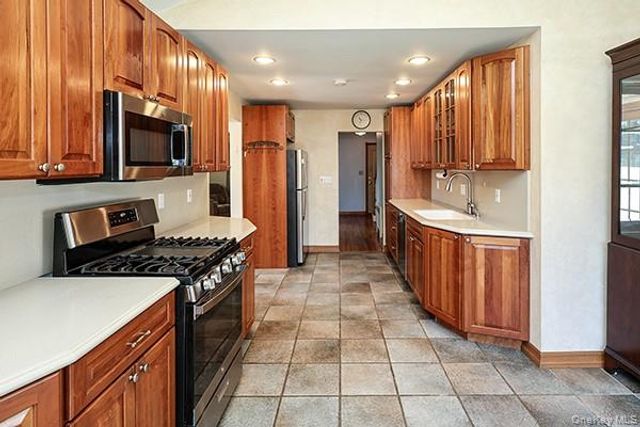 219 Lindbergh Street, Massapequa Park, NY 11762