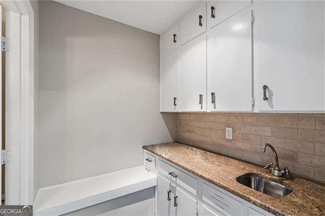 1055 Lee Circle NE, Atlanta, GA 30324