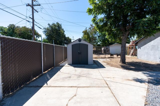 750 Collins Ave, Fresno, CA 93706