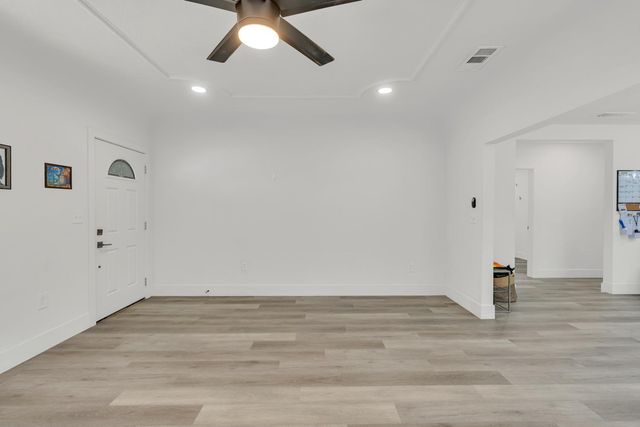750 Collins Ave, Fresno, CA 93706