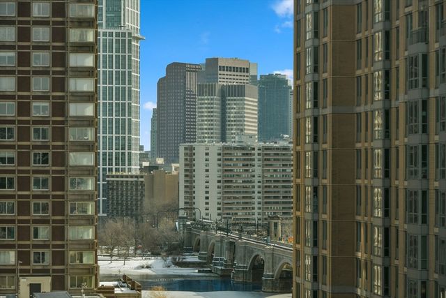 2 Earhart Street 1001, Cambridge, MA 02141