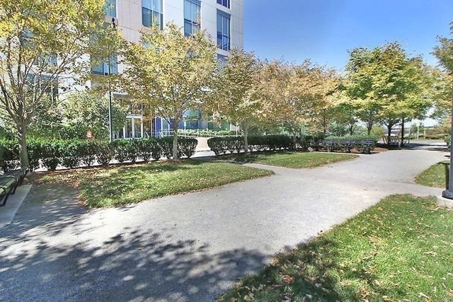 2 Earhart Street 1001, Cambridge, MA 02141