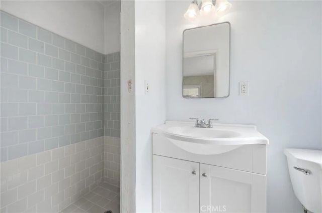 7321 Leescott Avenue, Van Nuys, CA 91406