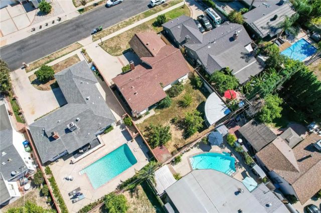 7321 Leescott Avenue, Van Nuys, CA 91406