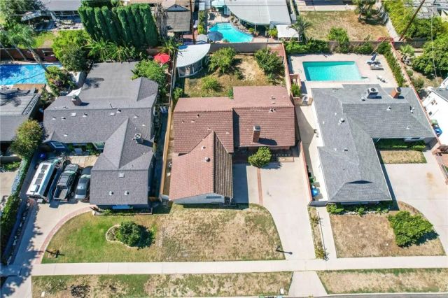 7321 Leescott Avenue, Van Nuys, CA 91406