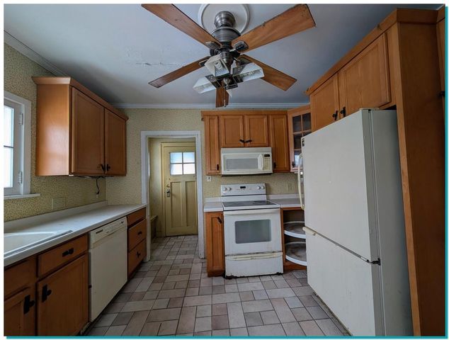 955 N 6th STREET, Manitowoc, WI 54220