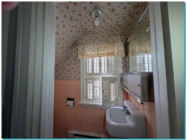 955 N 6th STREET, Manitowoc, WI 54220