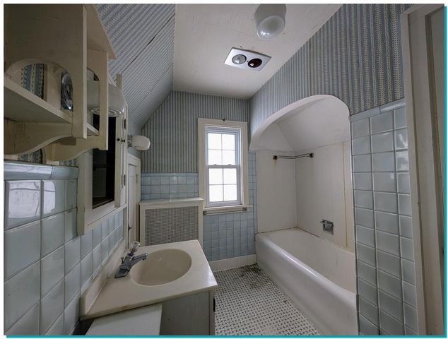 955 N 6th STREET, Manitowoc, WI 54220