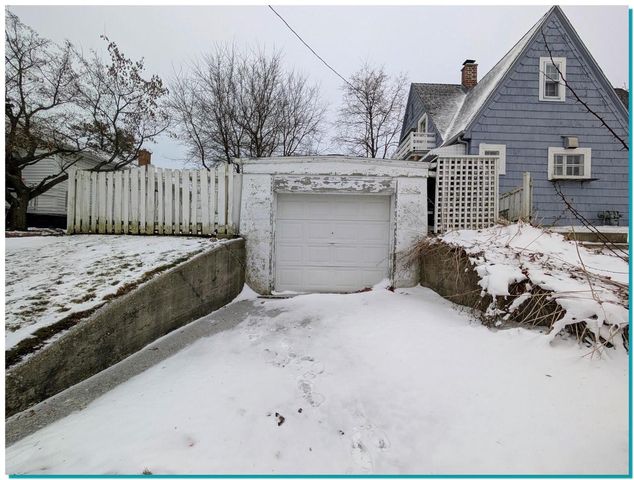 955 N 6th STREET, Manitowoc, WI 54220