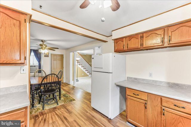 46 E KNOWLES AVE, Glenolden, PA 19036