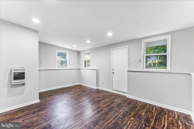 46 E KNOWLES AVE, Glenolden, PA 19036