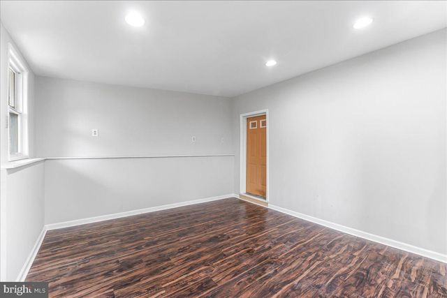 46 E KNOWLES AVE, Glenolden, PA 19036