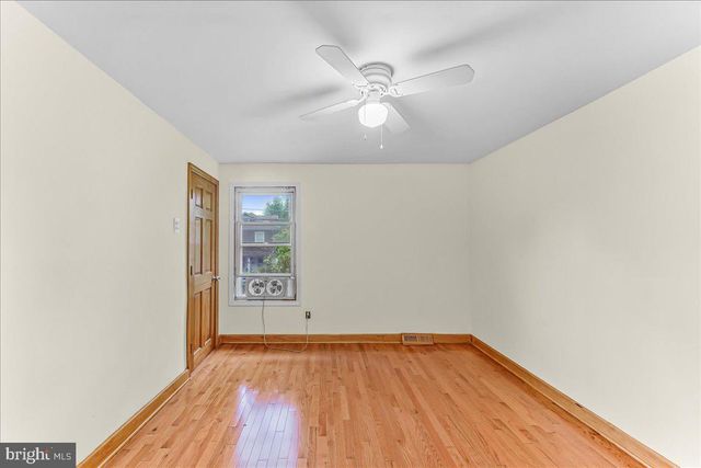 46 E KNOWLES AVE, Glenolden, PA 19036